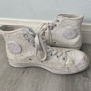 White sparkly converse hi tops